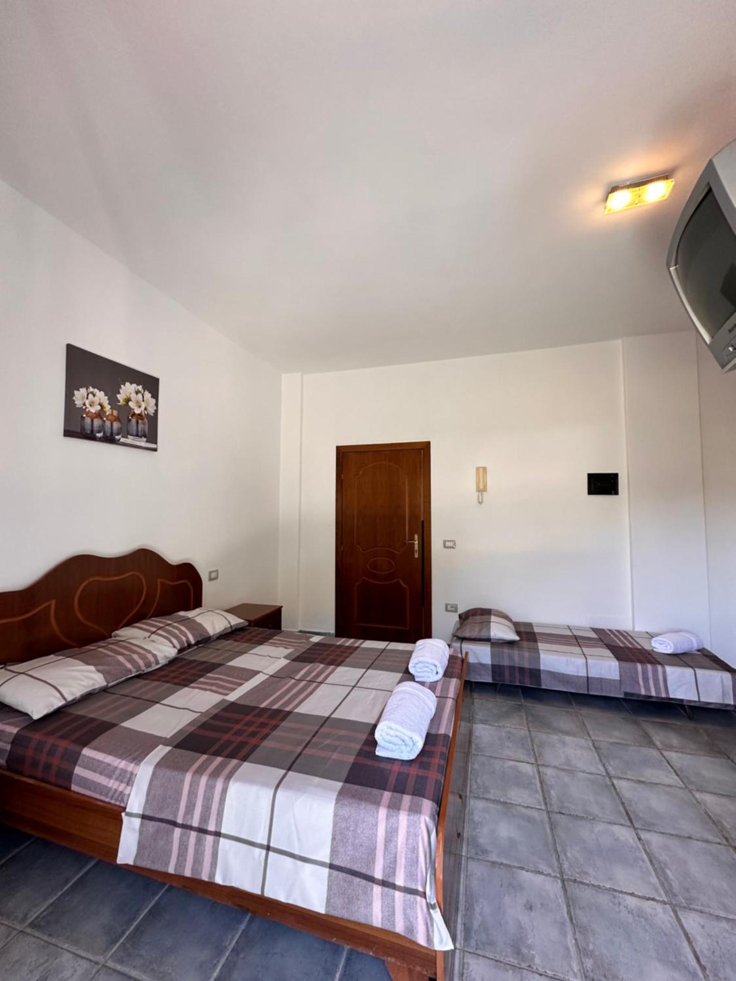 Hotel Adriatik Шенджин Экстерьер фото